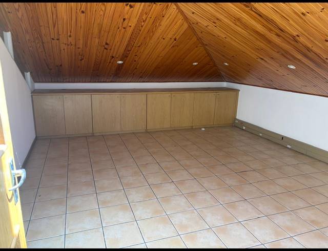 270M² OFFICE TO LET IN TYGER VALLEY
